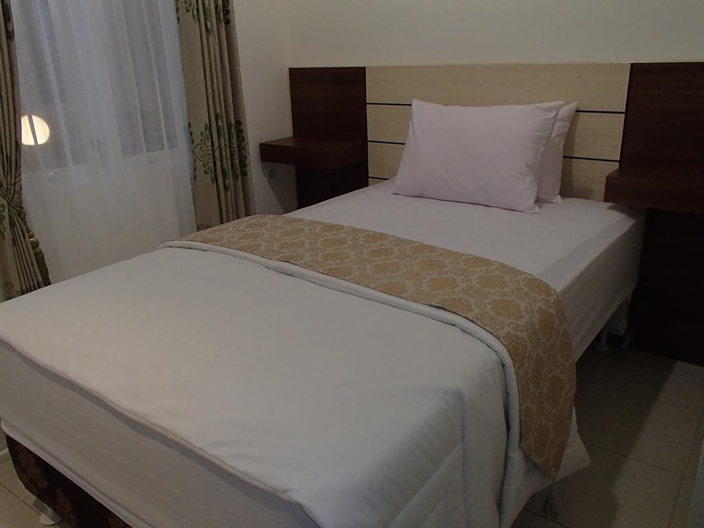 Shakila Guest House Μαλάνγκ Δωμάτιο φωτογραφία